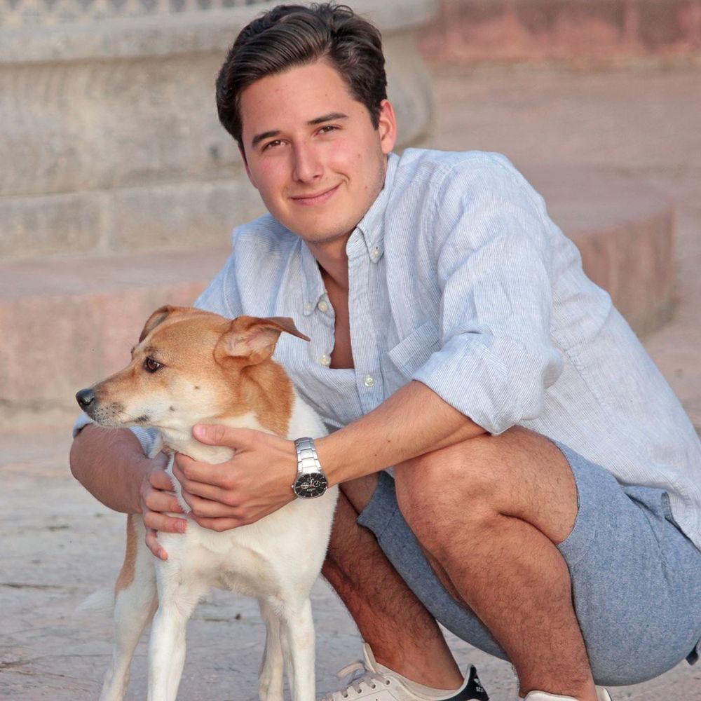 Meet your Posher, César